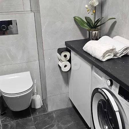 Regal Park 33 公寓