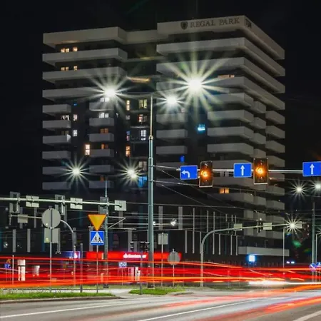 Regal Park 33 公寓