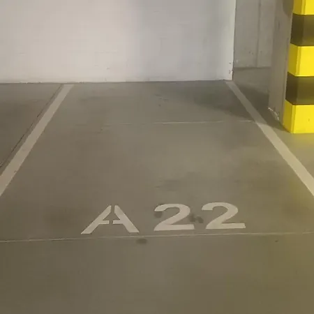 Regal Park 33 *